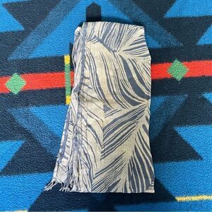 Lightweight Cotton Patterned Scarf in Purple Patterning